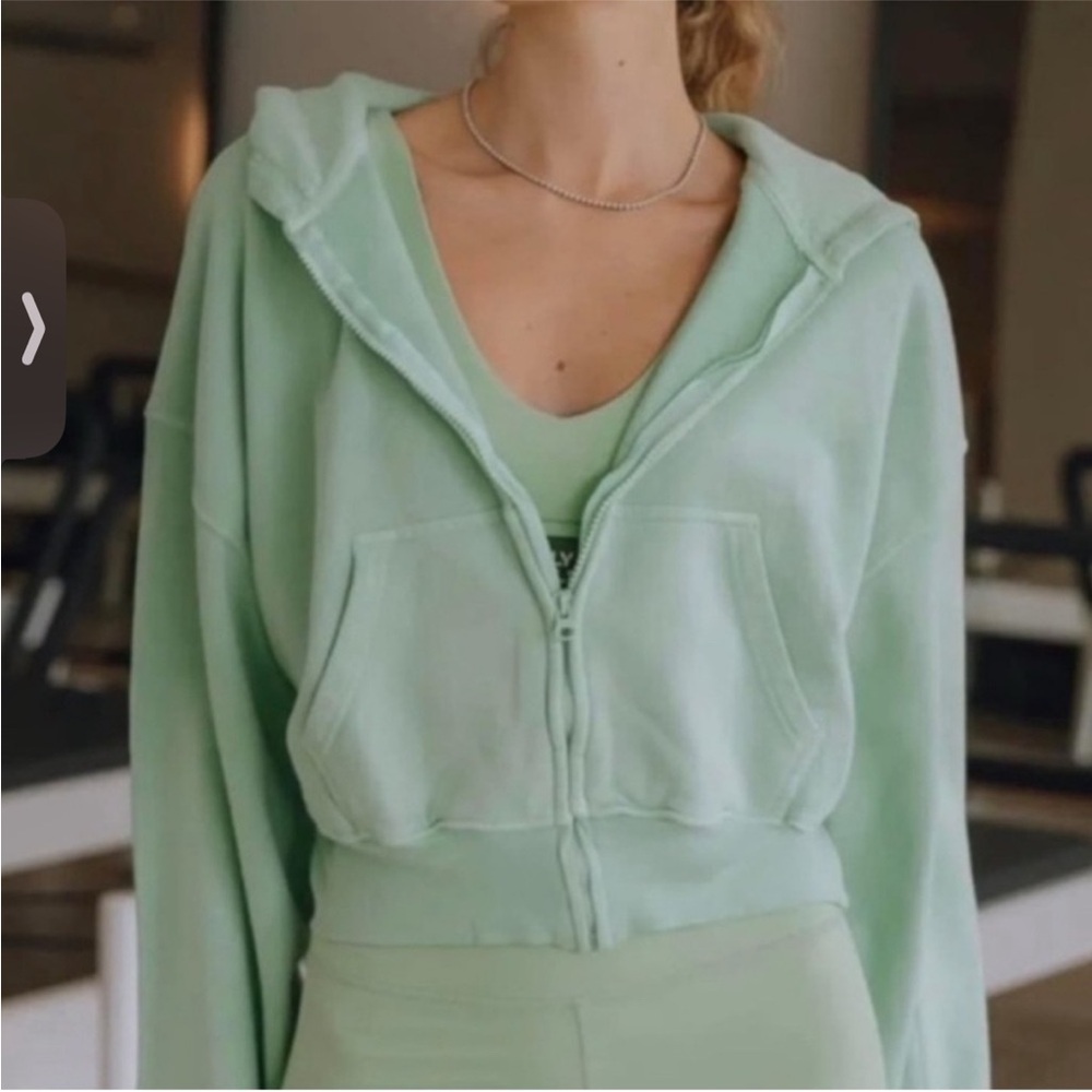 Daily Drills Cropped Zip in Mint